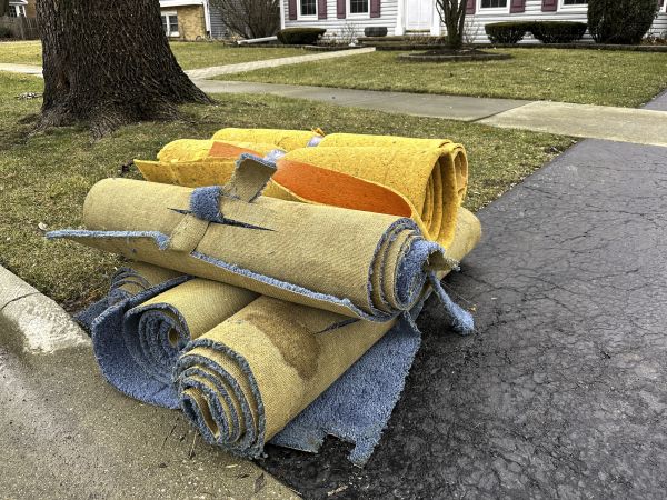 Carpet Haul Away Service in Deltona
